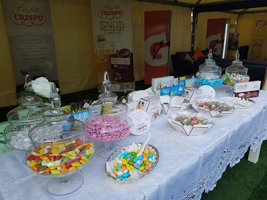 Confetti Crispo a Revuoto 2018: l’omaggio a Massimo Troisi per i 40 anni del trio La Smorfia